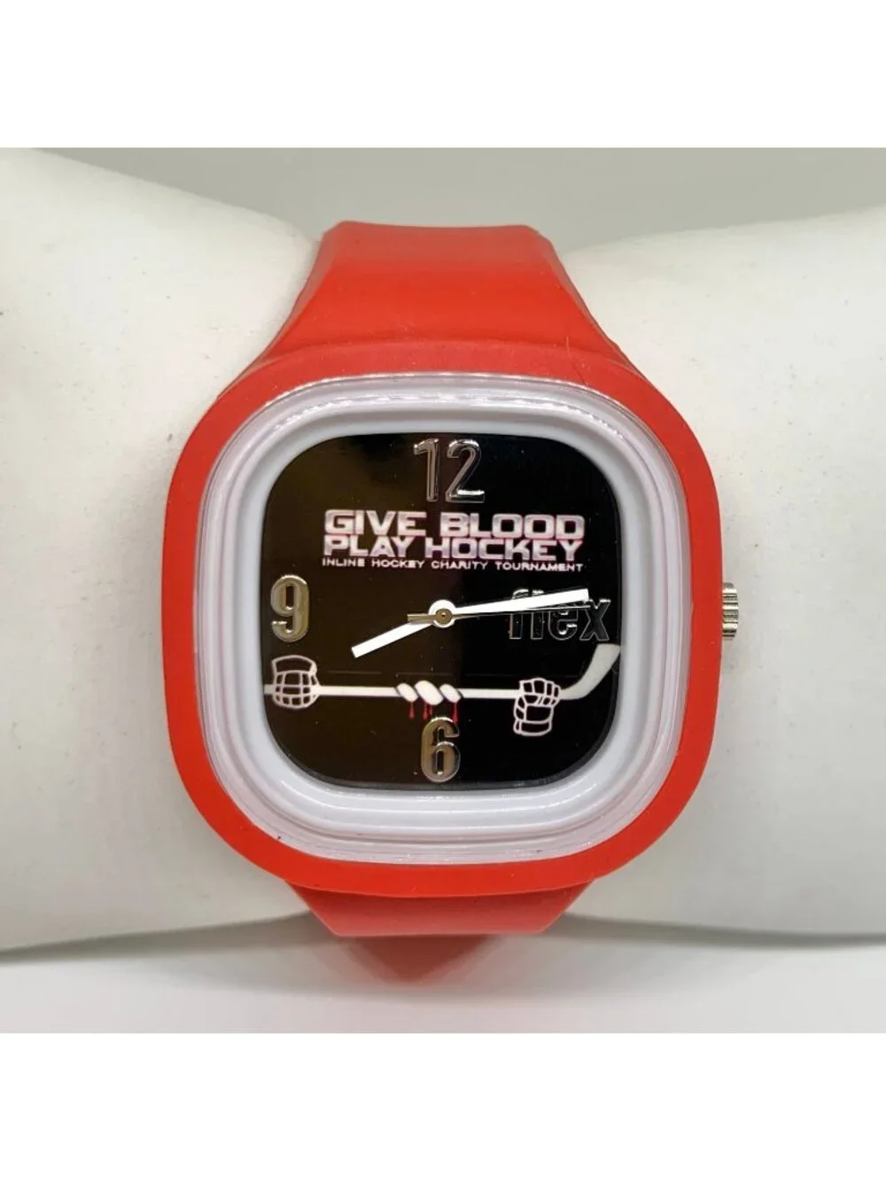 Flex quartz analog unisex watch 44mm square case black dial red band running